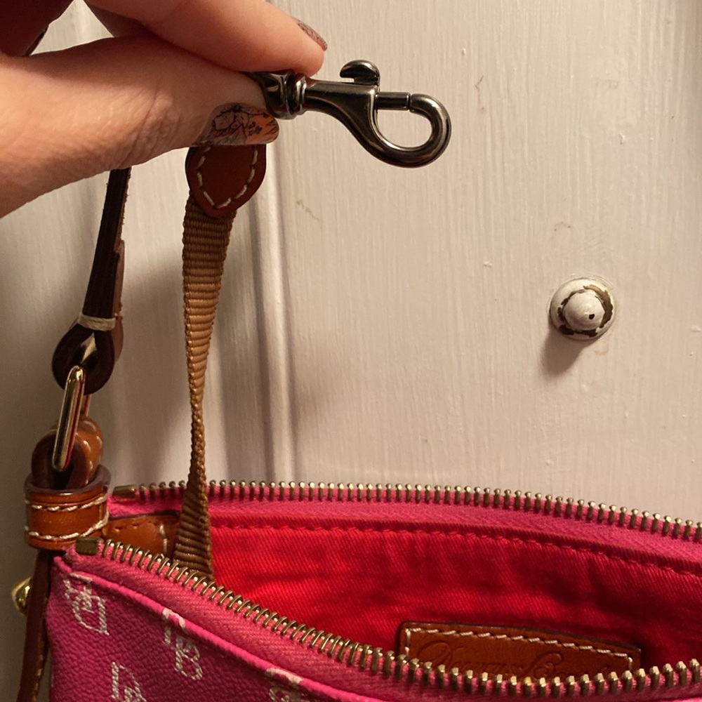 Dooney & Bourke pink and brown leather shoulder bag. - Picture 9 of 13